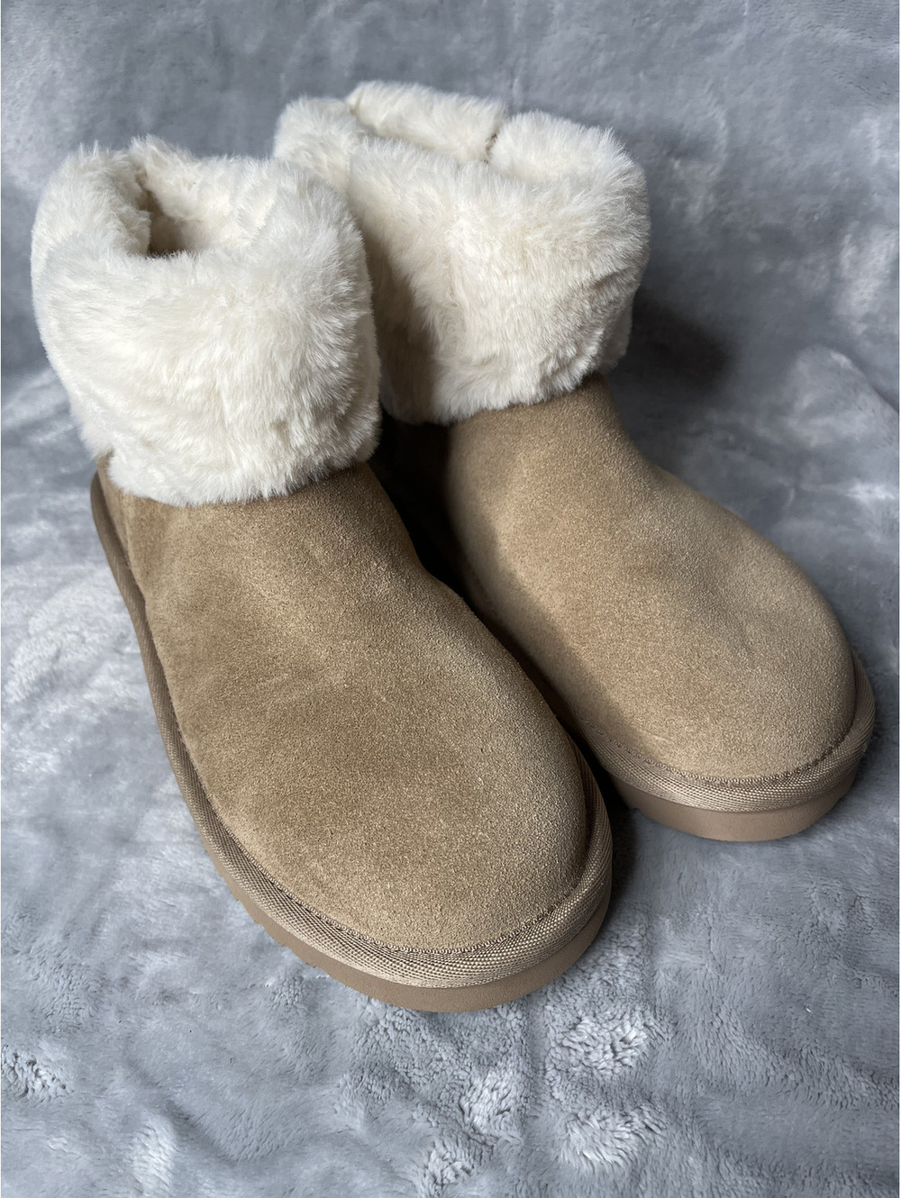 NWOT Koolaburra by UGG Women's Tan/White Faux Fur Boot Size 8